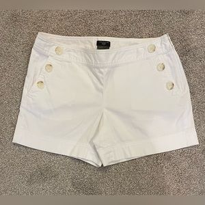 ANN TAYLOR Signature White Shorts Size 4P